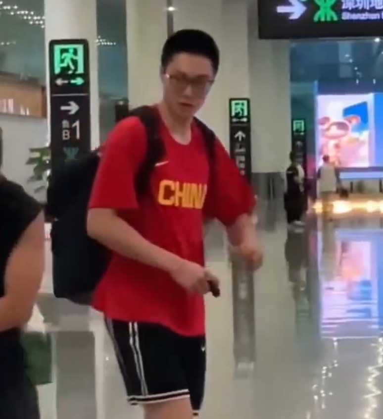 世英雄