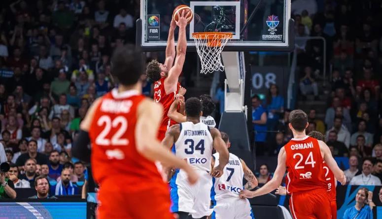 amp, 字母哥带队